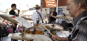 Почина барабанистът на Елвис