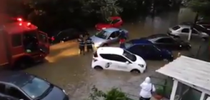 ПОТОП В РУМЪНИЯ: Улици под вода и наводнени къщи (ВИДЕО)