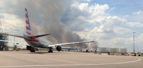 Голям пожар се разгоря край летище "Хийтроу" (ВИДЕО+СНИМКИ)