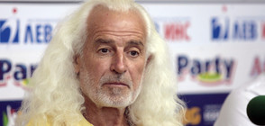 БЪЛГАРСКИ РЕКОРД: Човекът-амфибия преплува вързан Охридското езеро