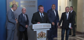 Каракачанов: Ще успокоя колегите от БСП - правителството е стабилно (ВИДЕО)