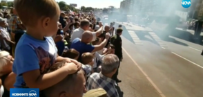 Танк падна от транспортна платформа на военен парад в Русия (ВИДЕО)