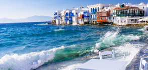 "ЗЛАТНИ" ПЛАЖОВЕ: Едни от най-скъпите шезлонги в Европа са на остров Миконос (ВИДЕО+ГАЛЕРИЯ)