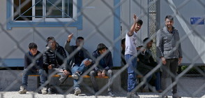 Стотици мигранти тръгват от Солун към Западна Европа