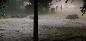 ЛЕДЕНИ БЛОКОВЕ В РИМ: Дъжд и градушка наводниха града (ВИДЕО)