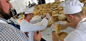 РЕКОРД: Готвачи направиха над 14 000 палачинки за 8 часа (ВИДЕО)