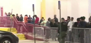Хиляди чакаха цяла нощ пред магазините в САЩ заради "Черния петък"
