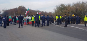 Протестиращи блокираха основни пътища в страната (ВИДЕО+СНИМКИ)