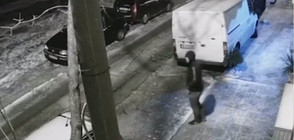 ОБИР ЗА 60 СЕКУНДИ: Крадци разбиват автомобили във Варна (ВИДЕО)