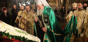 Патриарх Неофит благослови християните по случай Рождество (ВИДЕО+СНИМКИ)
