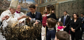 Папата посъветва родителите да не се карат пред децата си
