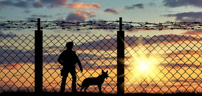 Надзиратели във Франция блокират затвори в знак на протест (ВИДЕО)