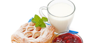 Мляко със сок от вишни подобрява съня