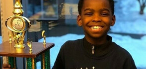 8-годишно бездомно момче, избягало от "Боко Харам", стана шампион по шахмат в САЩ (ВИДЕО)