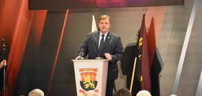 Конгресът на ВМРО преизбра Каракачанов за председател на партията