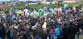 Мигранти влязоха в сблъсък с полицията в Гърция (ВИДЕО+СНИМКИ)