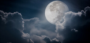 Откриха огромно количество метал на Луната