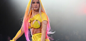 Тоалетът на Карди Би се сцепи по време на концерт (ВИДЕО+СНИМКИ)