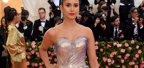 Нина Добрев събра погледите с рокля..от стъкло (СНИМКИ)