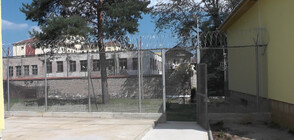 Трима непълнолетни избягаха от поправителния дом във Враца