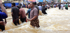 Повече от 60 000 са пострадали при наводненията в Индия (СНИМКИ)