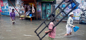 Наводнения взеха 75 жертви в Бангладеш (ВИДЕО+СНИМКИ)