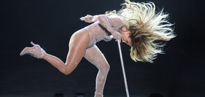 Костюм на Джей Ло се скъса по време на концерт в Москва