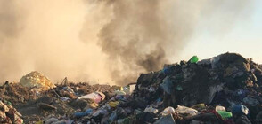 Започва засипването с пръст на горящото сметище в Свищов