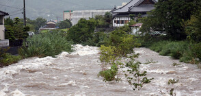 Заради пороите в Япония евакуираха над 1 милион души (ВИДЕО+СНИМКИ)