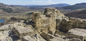 САМО ПРЕД NOVA: Археолози отварят средновековни гробове в Перперикон (ВИДЕО)