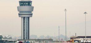 Самолет с болен пътник кацна извънредно на летище София