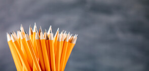 Мъж счупи 98 молива за една минута за рекорд на Гинес (ВИДЕО)