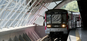 Забравен багаж спря движението на метрото до летище София