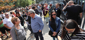 Журналисти на протест пред БНР (СНИМКИ)