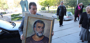 Десетки казаха последно сбогом на поета Любомир Левчев (СНИМКИ)