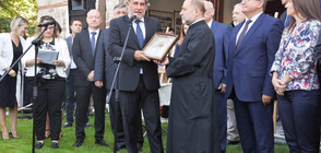 Банов подари специална икона за храма „Св. Св. Константин и Елена” в Одрин (СНИМКИ)