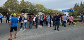 Протестиращи затвориха пътя към Черноморец (ВИДЕО+СНИМКИ)