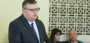 Цацаров: Има данни, че религиозни общности стоят зад провокациите в училищата