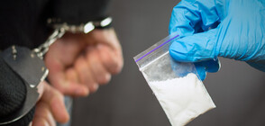 Полицаи откриха дрога в тайник в две заведения