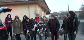 Деца от Враца дариха храна на възрастни хора за Коледа