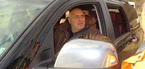 Посрещнаха Борисов с гайди и сурвачки в Бургаско (ВИДЕО+СНИМКИ)