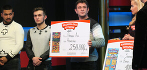 Строител от Асеновград получи чек за 250 000 лева от Национална лотария