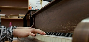 8-годишно момиче от Пловдив ще свири на червения роял на Елтън Джон