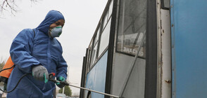 Дезинфекцират тролеите в Хасково срещу коронавируса (СНИМКИ)