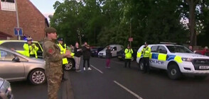 Хиляди ръкопляскаха на хората на първа линия във Великобритания (ВИДЕО)