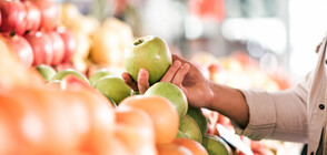 Жените и високообразованите хора консумират повече плодове