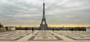 Франция моли гражданите да избягват пътуванията в чужбина това лято