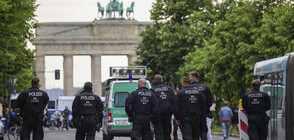 Близо 60 арестувани при протест в Берлин, пострадаха двама полицаи (ВИДЕО)