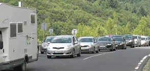 БЕЗ КАРАНТИНА В ГЪРЦИЯ: Опашки от автомобили на границата (СНИМКИ)