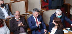 РЗИ: Част от депутатите в пленарната зала са нарушили здравните мерки